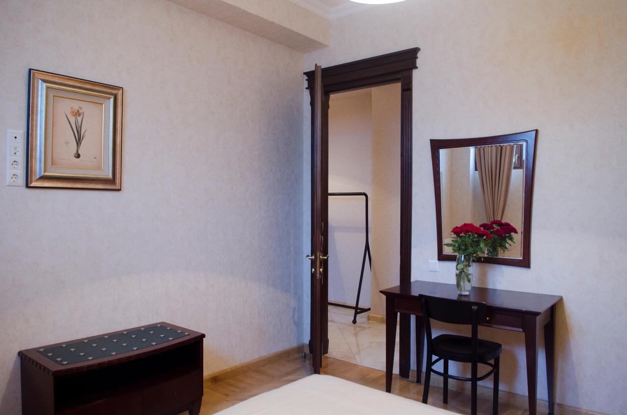 Tiflislux Apartment - Old City Philarmonic Tbilisi Exterior foto