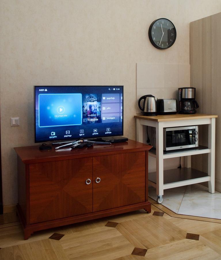 Tiflislux Apartment - Old City Philarmonic Tbilisi Exterior foto